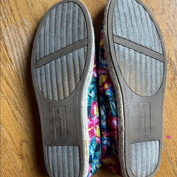 American Eagle size 8 cute flower print slip on - Picture 4 of 4